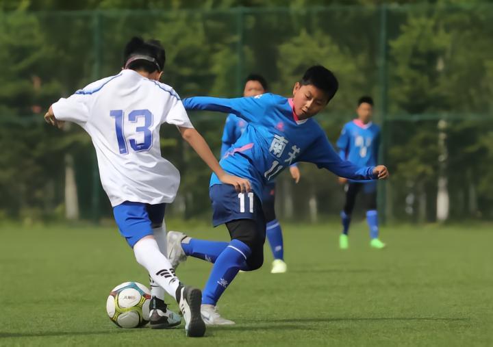 长春市第一届运动会青少年足球比赛在亚泰净月基地继续进行