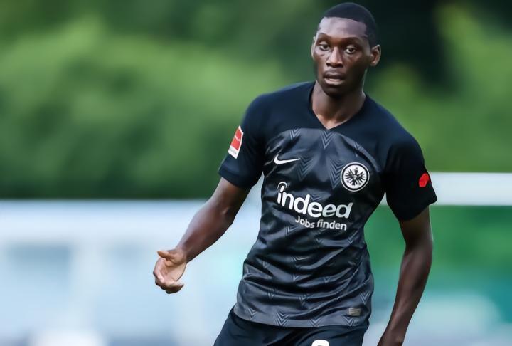 TA：曼联在进行赫伊伦德和穆阿尼的谈判