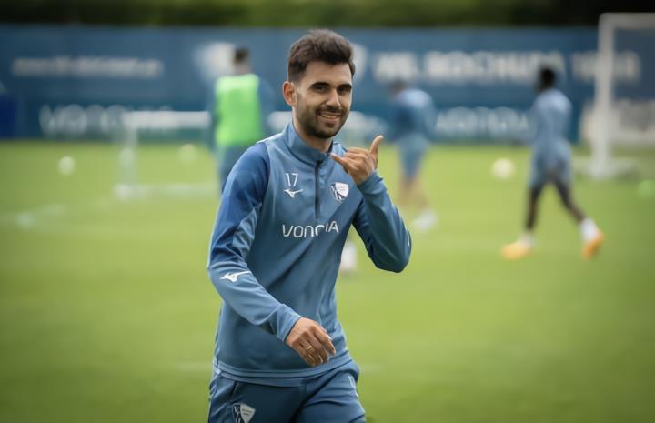 1、据WAZ的消息，赖斯想把波鸿边锋霍尔特曼带到