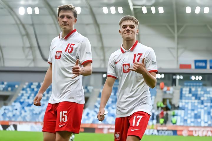 亚当奇克与胡拉斯：出自德国青训，梦想是为波兰效力