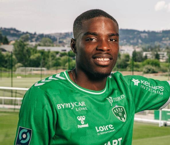 官方：圣埃蒂安买断埃弗顿后卫恩库恩库