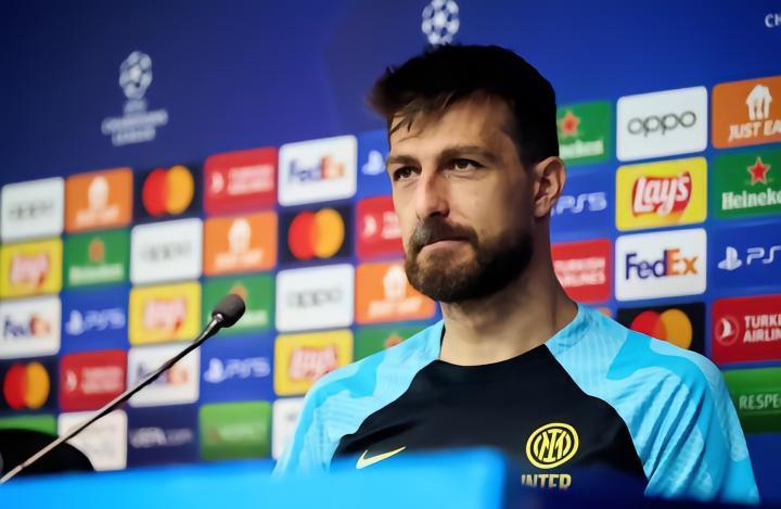 经纪人：阿切尔比想留在国米，我们正在想办法