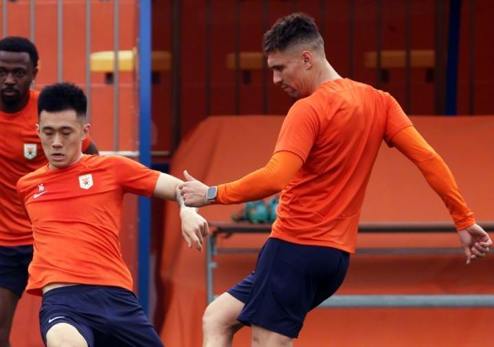 体坛：莫伊塞斯大概率复出，崔康熙把他视为中场最重要的枢纽