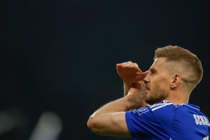 突发！图片报：特罗德回心转意，选择再留沙尔克一年