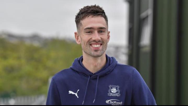 官方 : 普利茅斯与苏格兰前锋哈迪续约