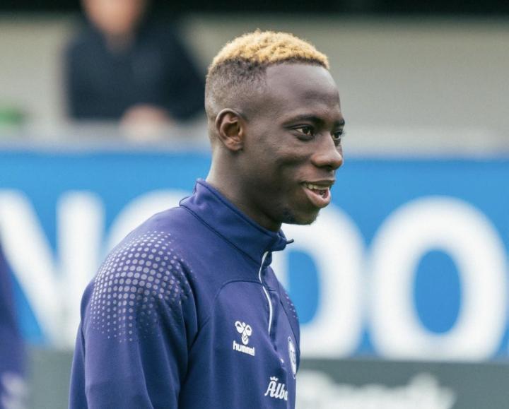 罗马诺：纽卡斯尔联接近签下欧登塞新星明泰