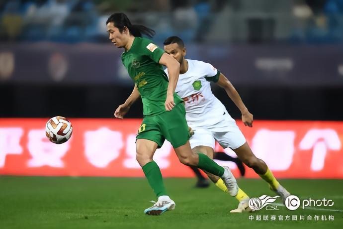 不得不说！李提香真的越来越香了！在浙江队中场的作