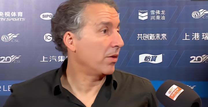 沪媒集体批评哈维尔：换下买提江是谜之操作，不换帅就引援