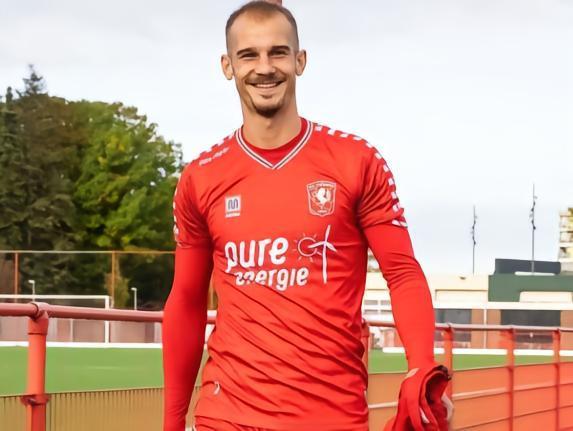 踢球者：沃尔夫斯堡想要特温特边锋切尔尼