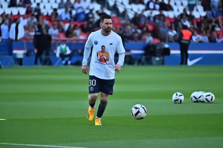 马卡：迈阿密国际给梅西提供了正式报价，三年合同 MLS顶薪