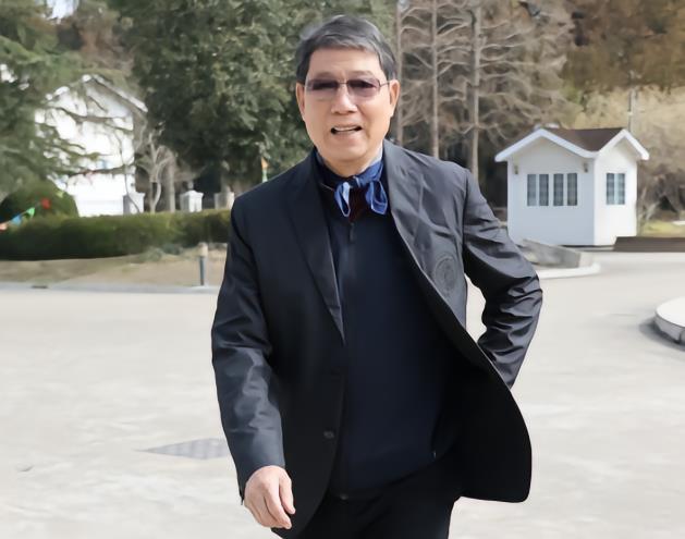 徐根宝：我想跟瓜迪奥拉学习足球，他的战术很棒，能拿冠军