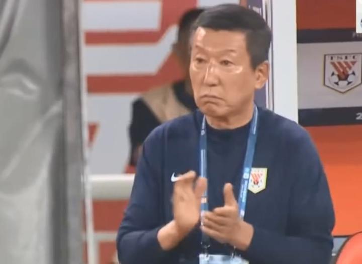 东体：泰山队离崔康熙的要求还有差距，黄政宇成为最大发现