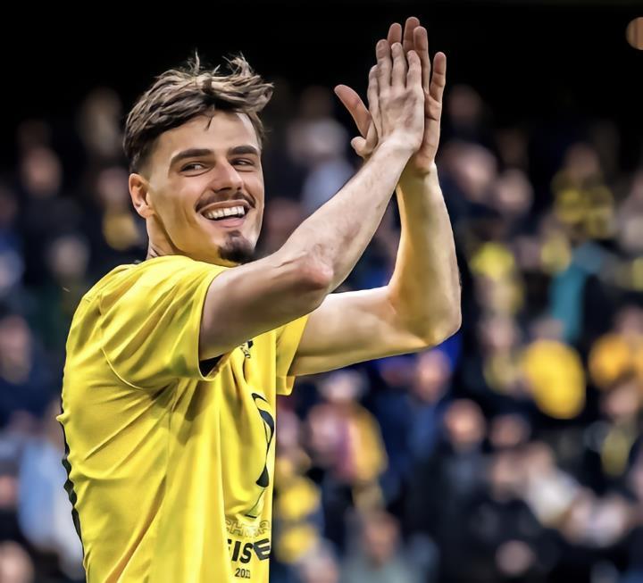 1、据WAZ的报道，昨天所传闻的沙尔克有意伯尔尼