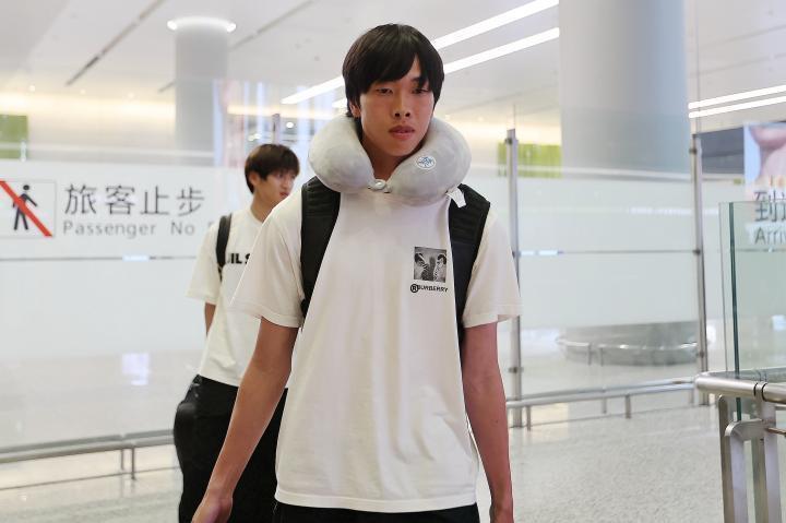 中国U23男足结束三个月海外拉练，上海籍球员今晚返沪休整