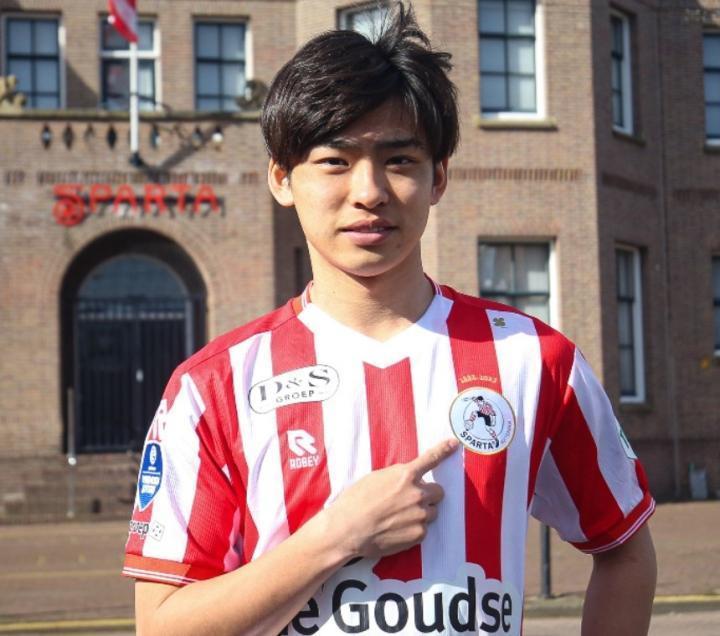 官方：鹿特丹斯巴达续租日本边锋齐藤光毅