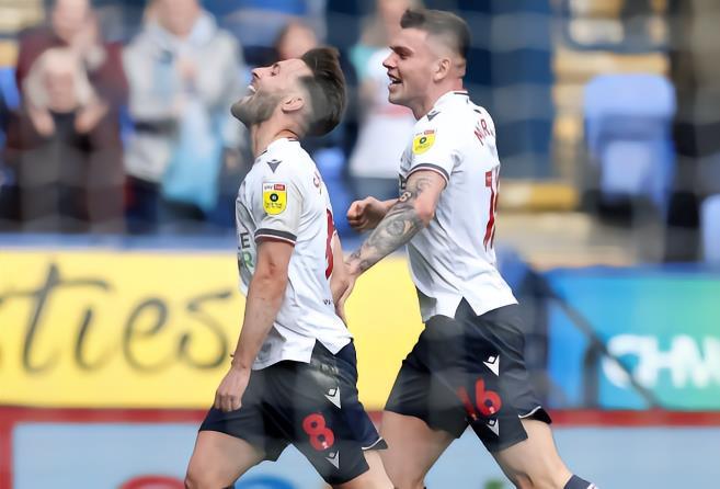 官方 : 博尔顿与威尔士中场希恩签下续约合同