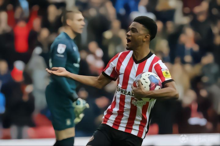 前曼联前锋安迪-科尔在接受采访时表示，阿马德在曼