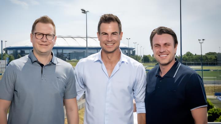 再战一年！沙尔克官方：和门将朗格尔续约，合同至2024年