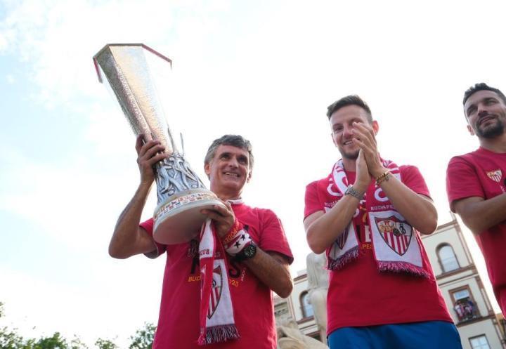 官方：塞维利亚与主帅门迪利巴续约