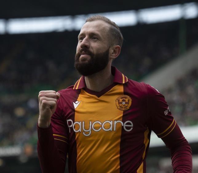 天空体育：格罗宁根想要苏超银靴范费恩