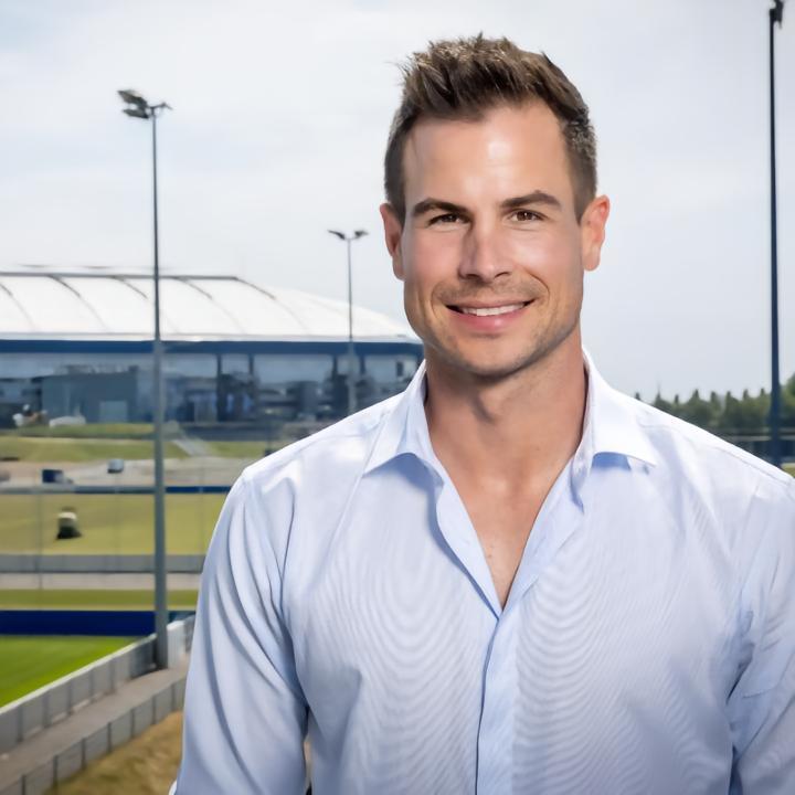 官方：沙尔克04与38岁门将朗格尔续约一年