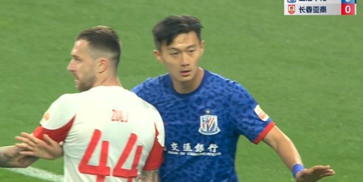 蒋圣龙：每场都会研究对手前锋；改变命运不靠运气，要靠努力