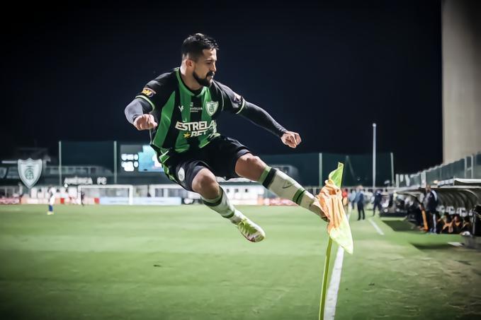 洛国富轻巧挑射破网，赛季第12球，为球队保留出线希望