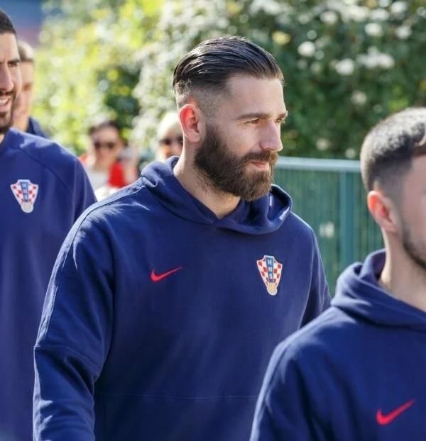 根据Index的消息，利瓦亚退出了克罗地亚国家队