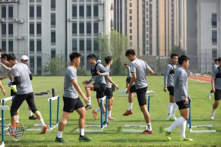 青媒：海牛已被逼入绝境，他们有机会在申花身上拿到分数