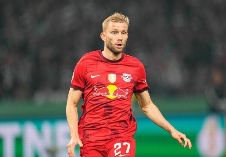 记者：拜仁周五可能官宣莱默尔，球队内部视他为未来常规主力