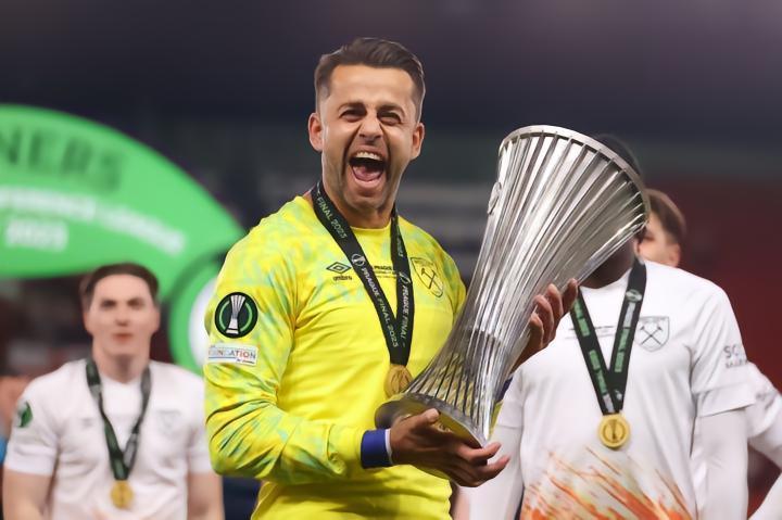 法比安斯基：几乎没人料到我们能夺冠；我也为此做出了贡献