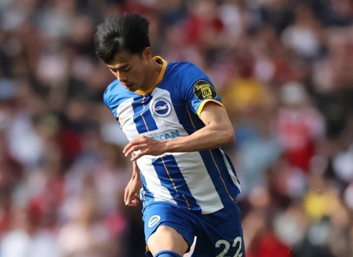 日本记者：德泽尔比说三笘薰是世界上一对一最好的球员