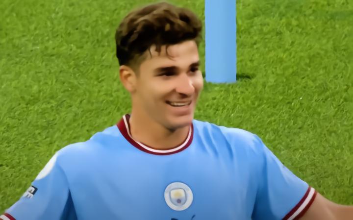 阿尔瓦雷斯：希望成为阿圭罗、本泽马和苏亚雷斯那样的前锋