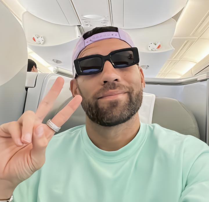 即将抵达，搭载阿根廷球员的飞机将于今晚10点抵京