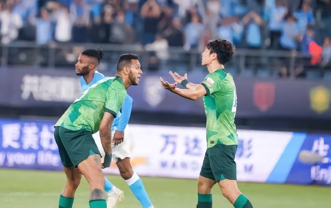 从去年惊喜连连到今年一胜难求，谢晖的大连人发生了什么？