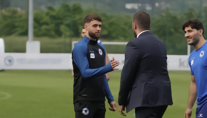 回心转意，宣布选择荷兰后，哈穆利奇再次被波黑征召