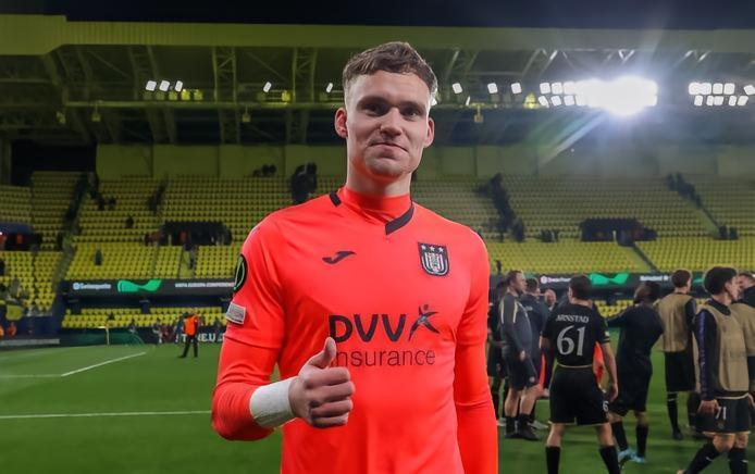 争夺天才门将，伯恩利抢先出手！据比利时媒体报道称