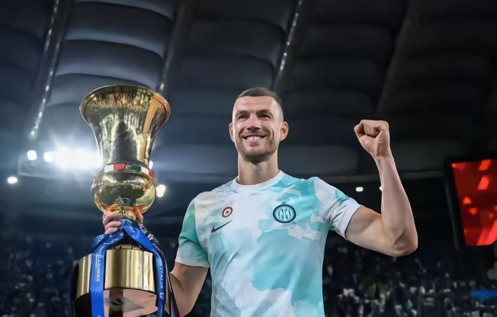 37岁85天，哲科成为欧冠决赛历史上第五年长的出场球员