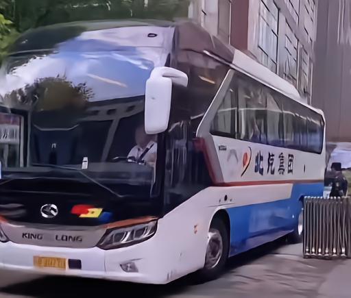 阿根廷训练大巴车已经出发，前往奥体中心训练