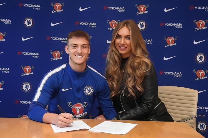 切尔滕汉姆前锋：查理-布朗即将加盟莫克姆