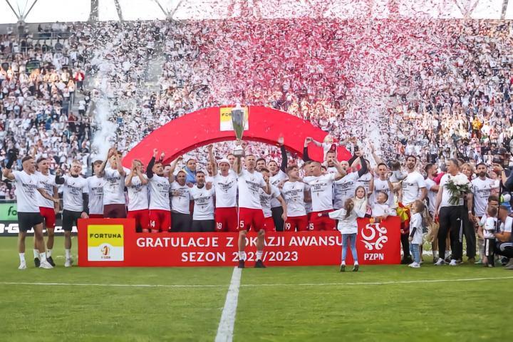 波甲大结局：罗兹体育夺冠；霍茹夫王者归来，森林首次冲超