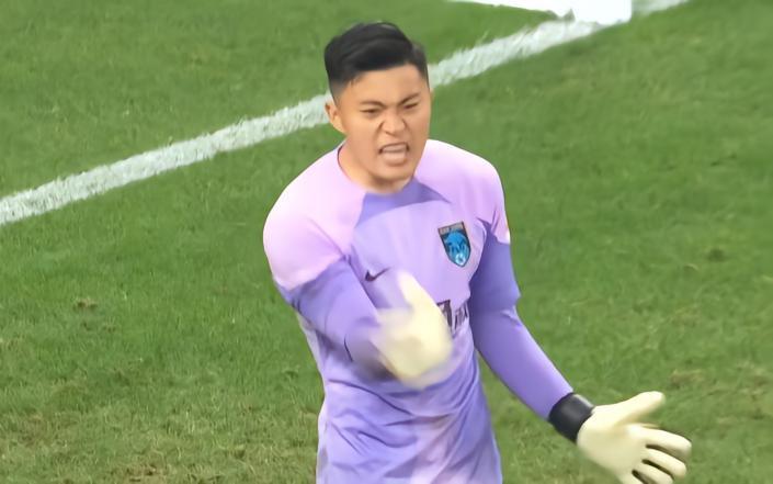 南通门将施晓东：做到了让父母在电视上看我踢球，这很有意义
