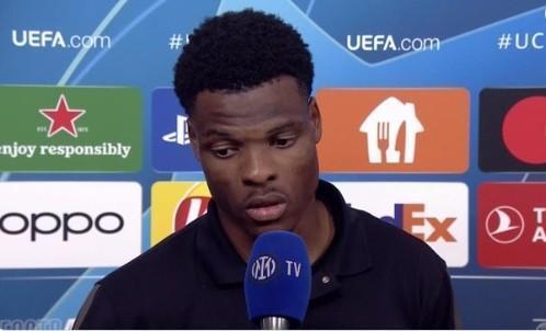 欧冠决赛卢卡库错失绝佳机会，邓弗里斯：那球他10次能进9次