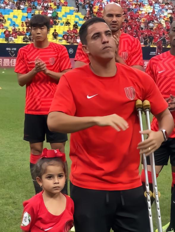 媒体人：罗慕洛已退掉在成都租的房子，举家返回巴西