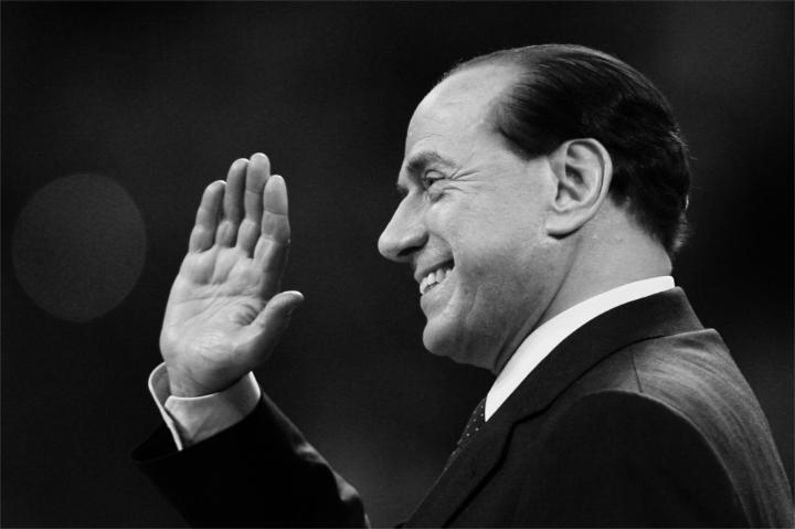 国米官方：张康阳和俱乐部全员对贝卢斯科尼逝世表示哀悼