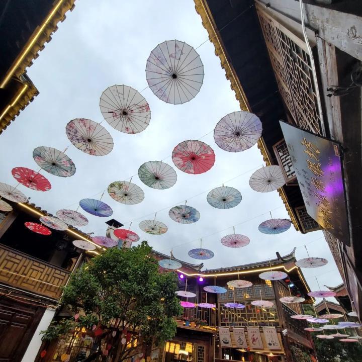 徐正源分享云南旅游照片，小结联赛：令人疯狂的两个月