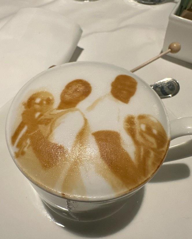 拉花图案是OK组合捧杯照！奥尼尔INS晒咖啡照：历史最佳咖啡