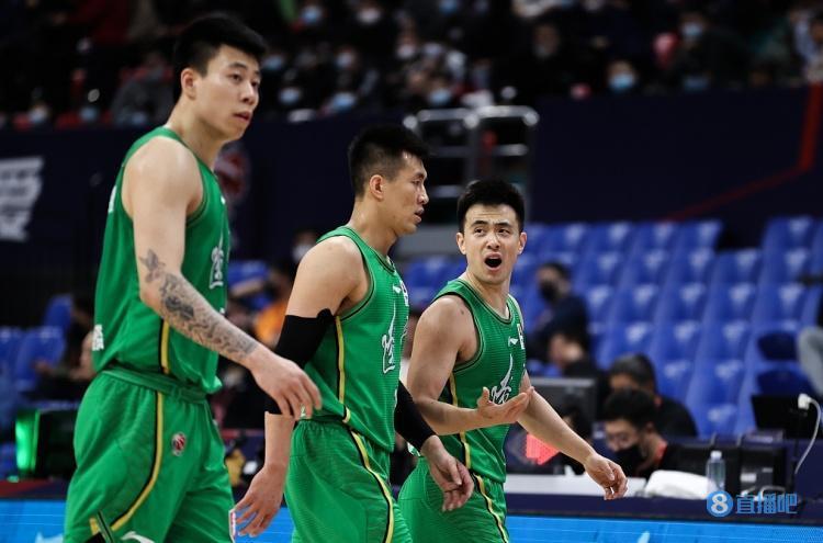 媒体人：郭艾伦无缘新一期男篮集训名单 赵继伟&张镇麟&付豪入选