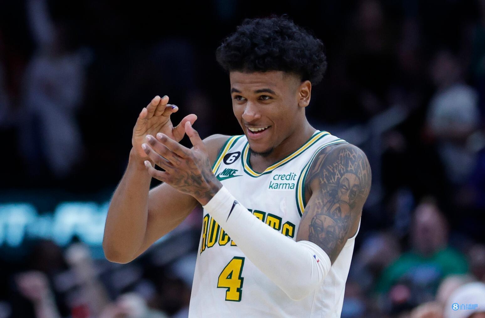 杰伦-格林：乔丹在训练营让我扔了垃圾阿迪鞋 并送我乔丹鞋