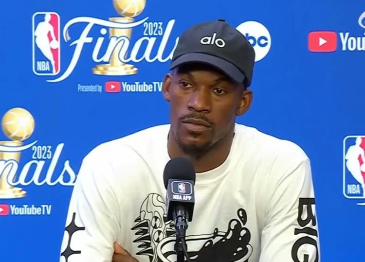 巴特勒：我必须更好的为队友创造空位 确保我们的射手有足够机会